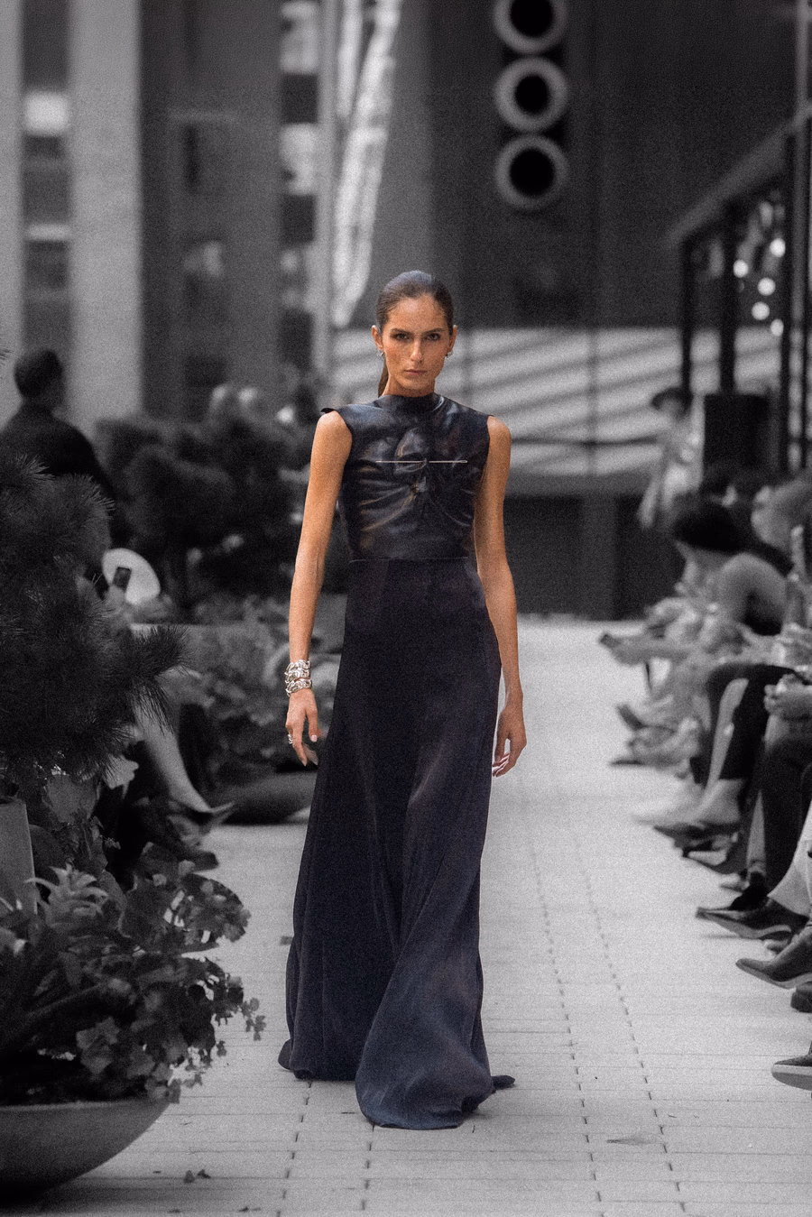VPLOSS NYFW Skull Shape Look